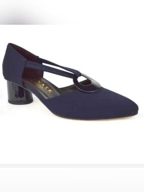 Brunate Made in Italy Flex Step Low Heel Pumps NIB w/ Dust Bag Navy Blue Size 6
